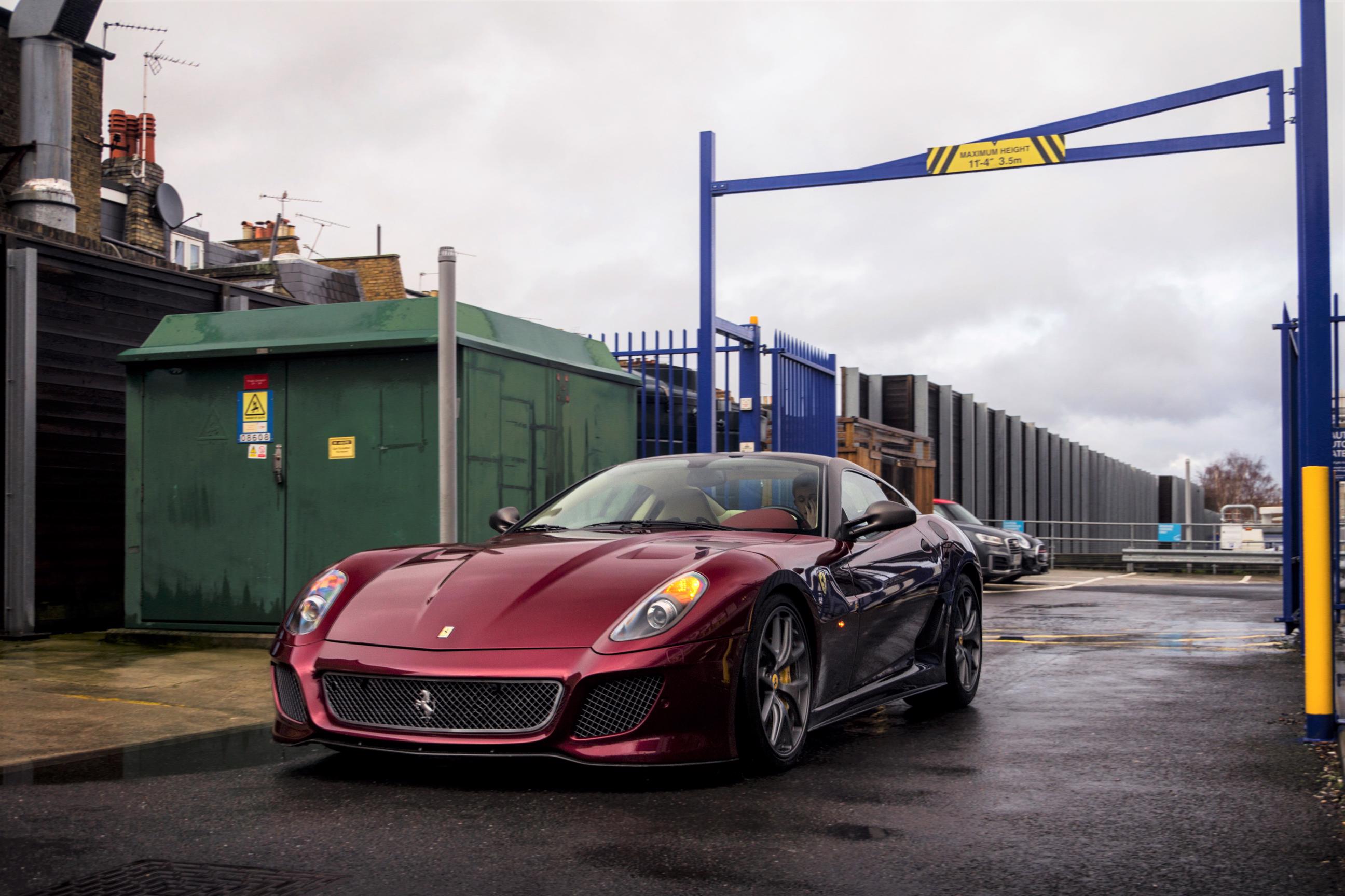 Look Smart Ferrari 599GTO 2010年　レッド Look Smart Ferrari 599GTO 2010年 レッド 2010 Ferrari 599 GTO